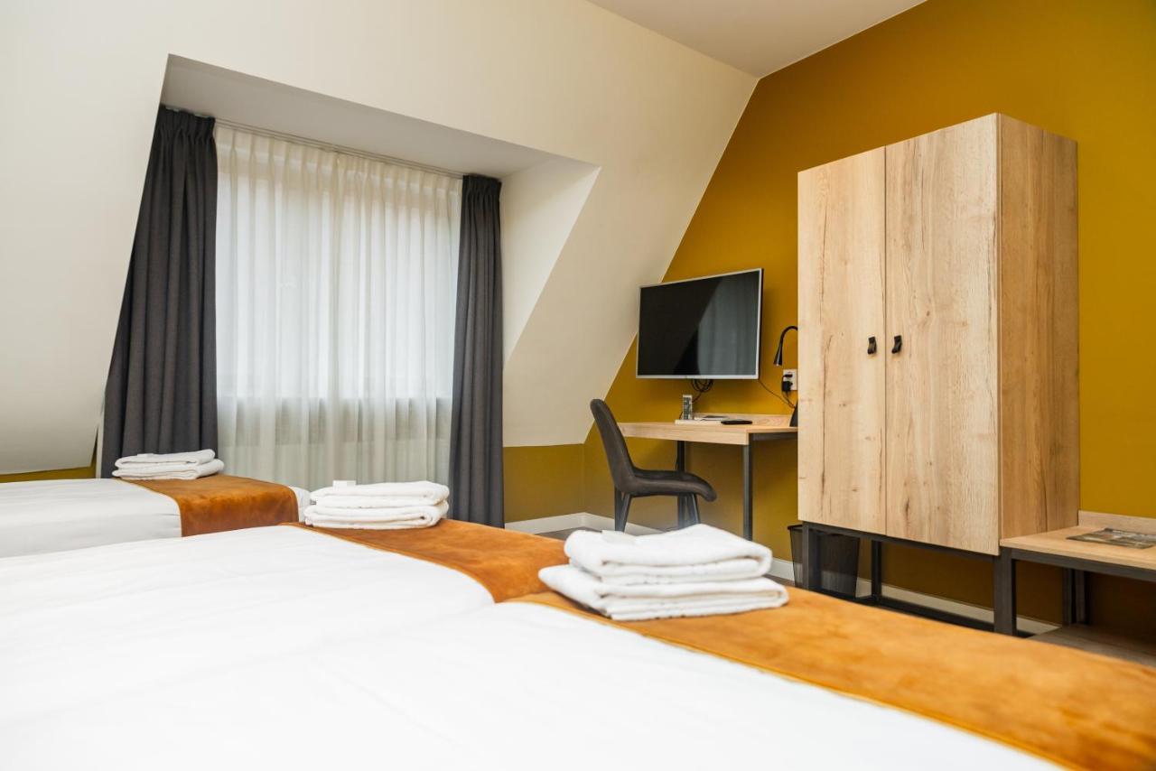 Hotel Onder De Linden Roden Eksteriør billede
